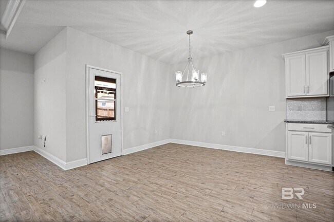 Building Photo - 21549 Yosemite Blvd