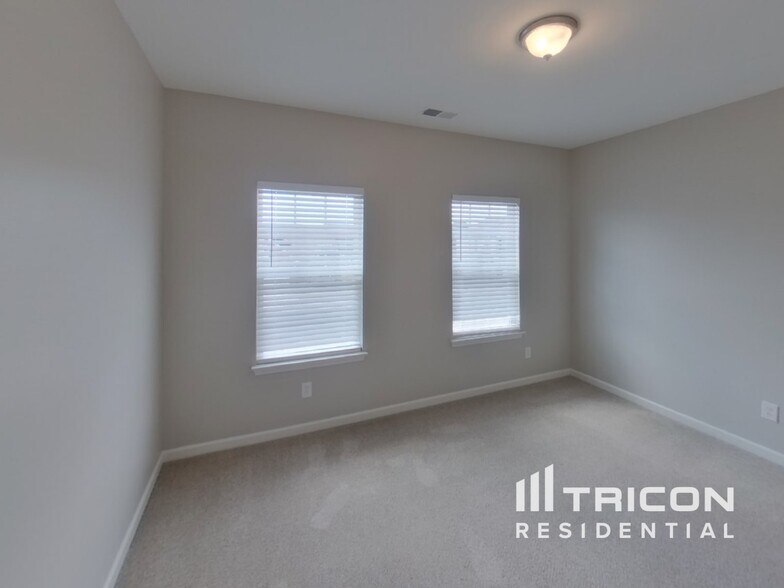 Building Photo - 3726 Pelham Wood Dr