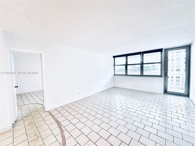 Building Photo - 250 174th St