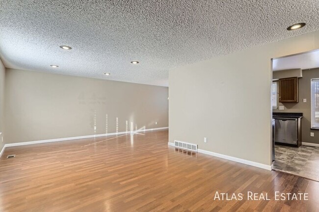 Building Photo - 15063 E Floyd Ave