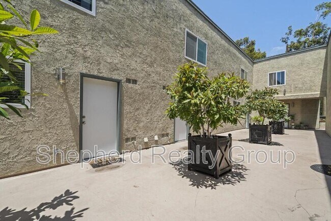 Building Photo - 405 Pioneer Dr
