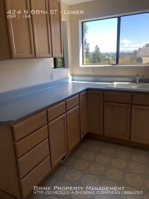 Building Photo - 424 N 68th St