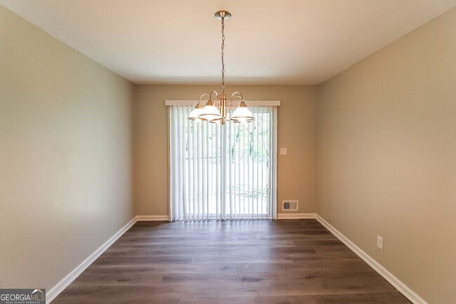 Building Photo - 6084 Monica Dr