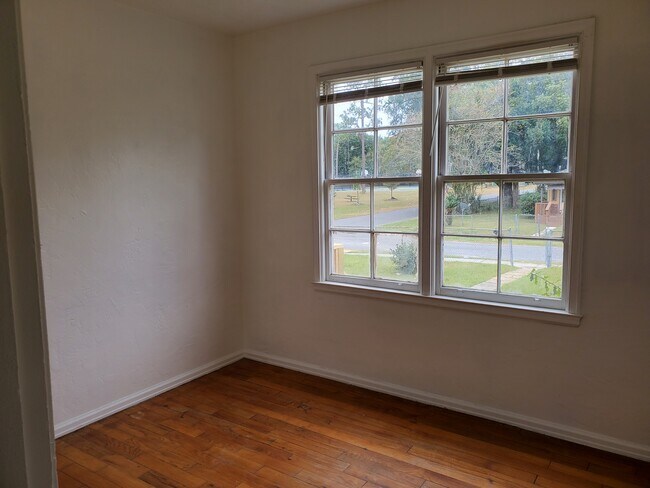 Bedroom 3 - 905 Ethan Allen St