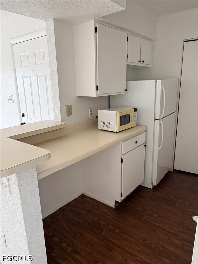 Building Photo - 2855 Winkler Ave