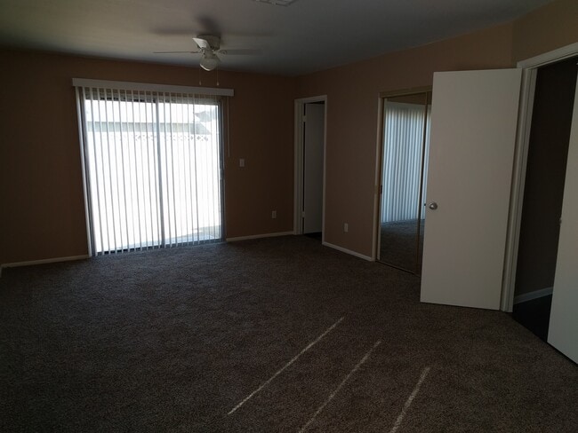 Building Photo - 848 Jeri Ln