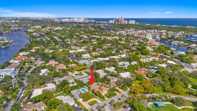 Building Photo - 2317 NE 12th St