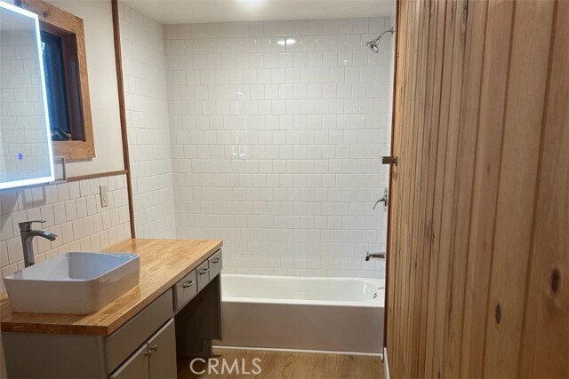 Building Photo - 476 Redwood Dr