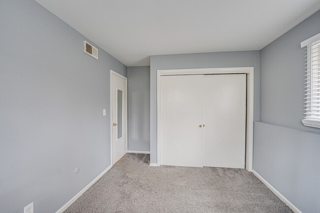 Building Photo - 839 Bishop Ave