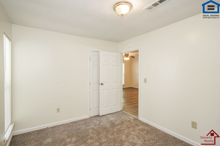 Building Photo - 174 Bybee Woods Dr