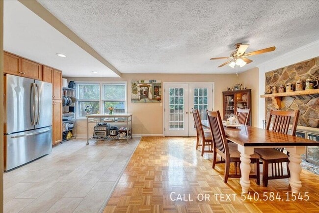 Building Photo - 3331 Stonehenge Square