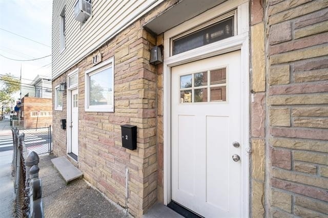 Building Photo - 77 Congress St