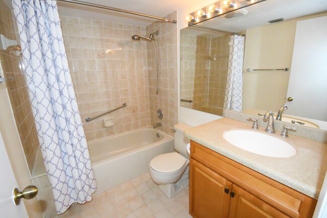 Spacious updated guess bathroom - 1935 Silver Pine SW Way