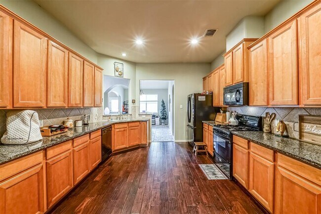 Building Photo - 387 Henderson Ln