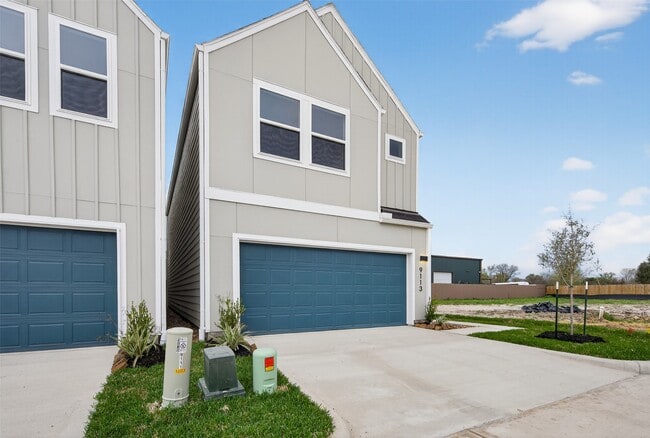 Building Photo - 9113 Highland Northern Wy