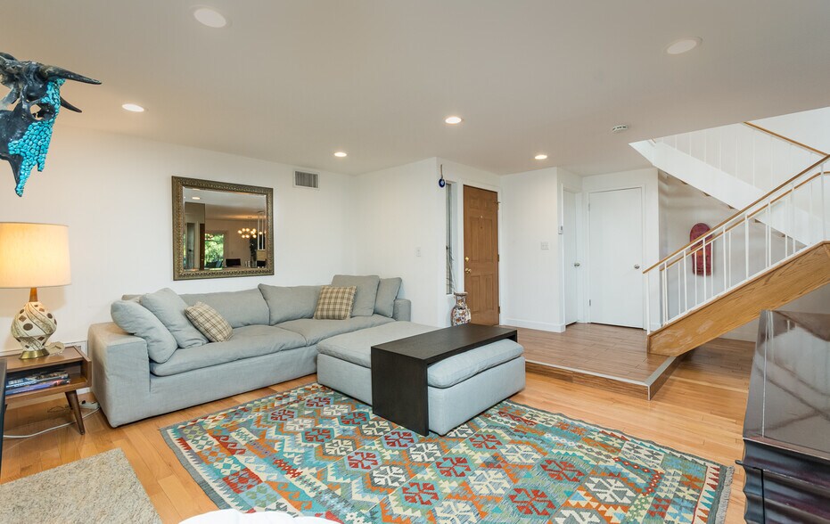 Building Photo - 783 Starlight Heights Dr
