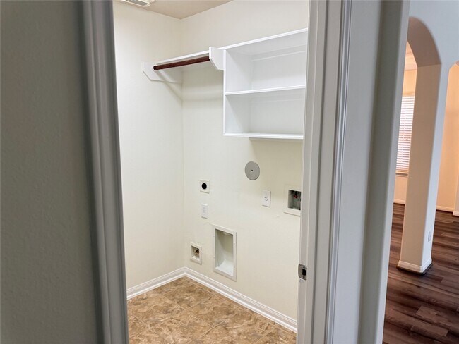 Building Photo - 11222 Overland Trail Dr