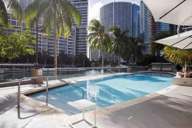 Building Photo - 901 Brickell Key Blvd