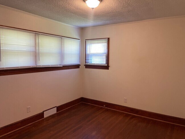 Building Photo - 3 Bed, 1 Bath Brick house in Ramseur