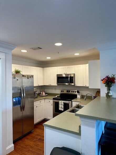 Building Photo - 1106 Tree Top Way