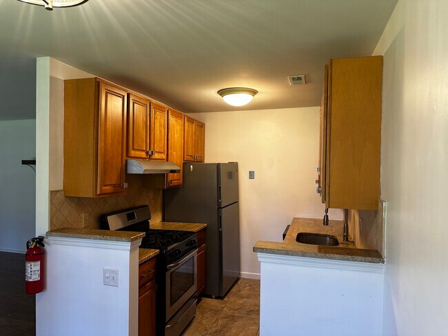 Building Photo - 350 Tavistock