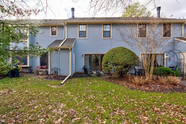 Building Photo - 811 Kings Croft Dr