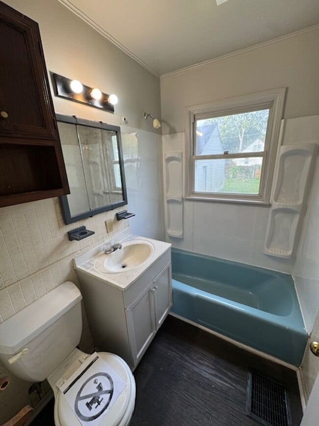 Building Photo - 4508 Plaza Dr