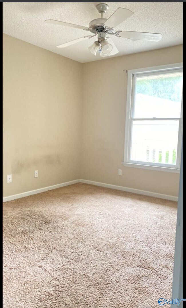 Building Photo - 1409 Liberty Dr