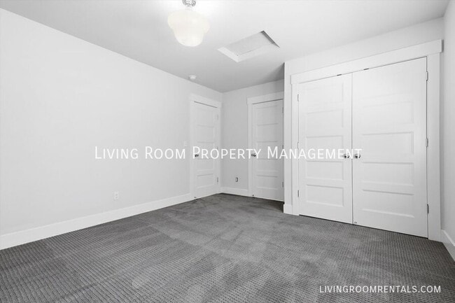 Building Photo - 5485 NE 37th Ave