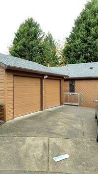 Building Photo - SW Karla Ct.