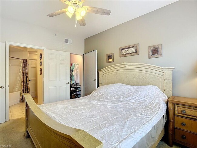 Building Photo - 3 bedroom 2 bathroom Condo in the Gardens at Beachwalk