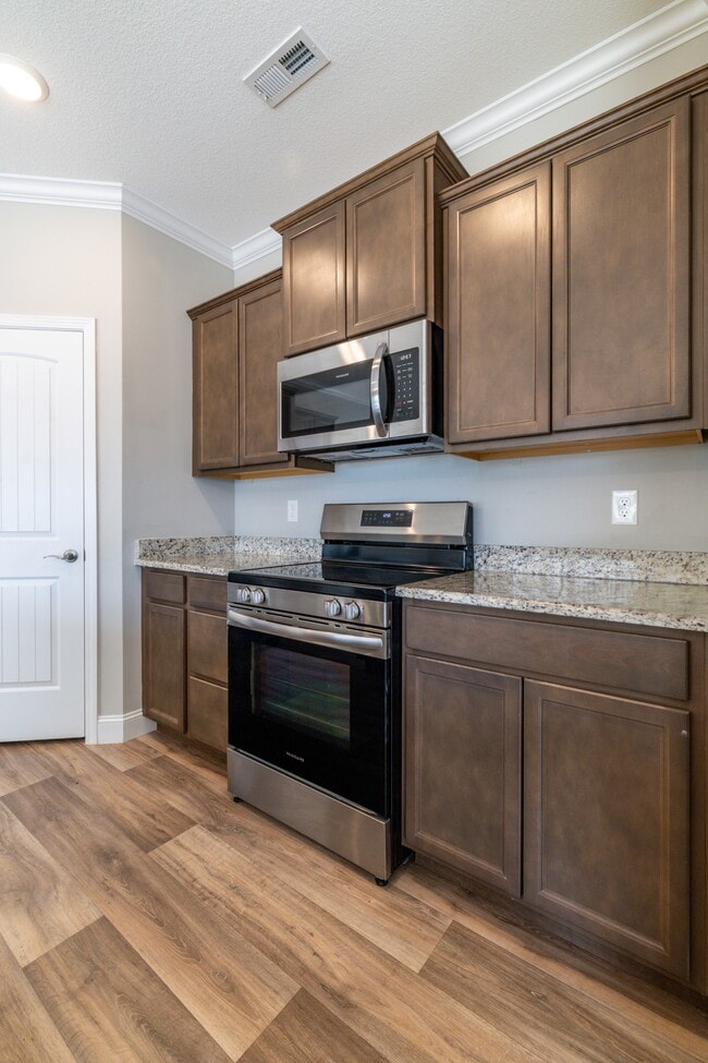 Building Photo - 7703 Honey Oaks Rd