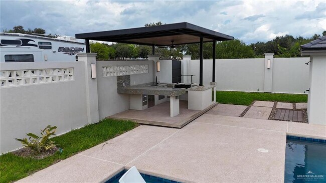 Building Photo - 24 Corales St