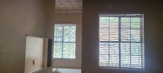 Building Photo - Two story apartment