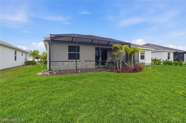 Building Photo - 2215 Dragonfruit Wy