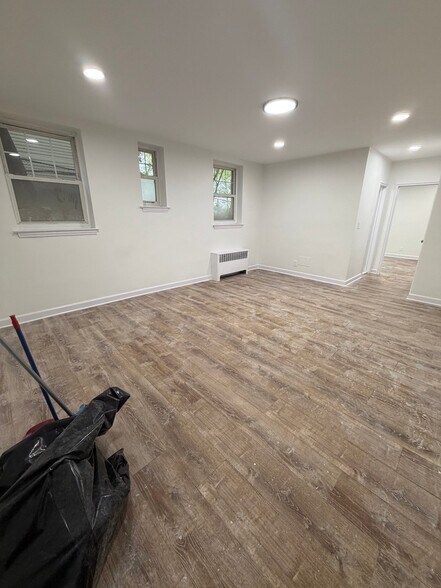Building Photo - 220 N Arlington Ave