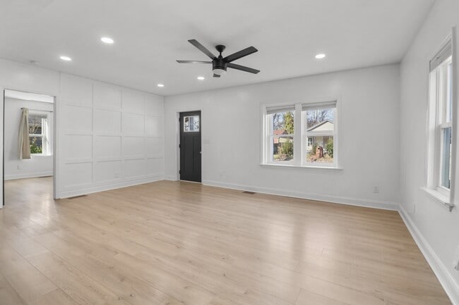 Building Photo - 106 Stacker Dr