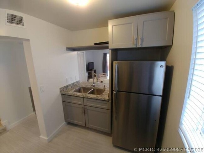Building Photo - 2261 NE 171 St