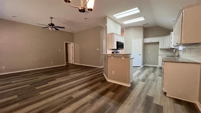 Building Photo - 8129 Hulen Park Cir