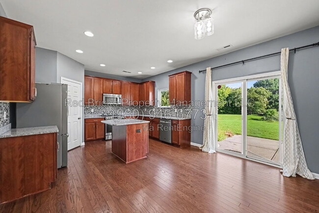 Building Photo - 2714 Aldergrove Rd