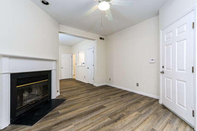 Building Photo - 5932 McPherson Ave