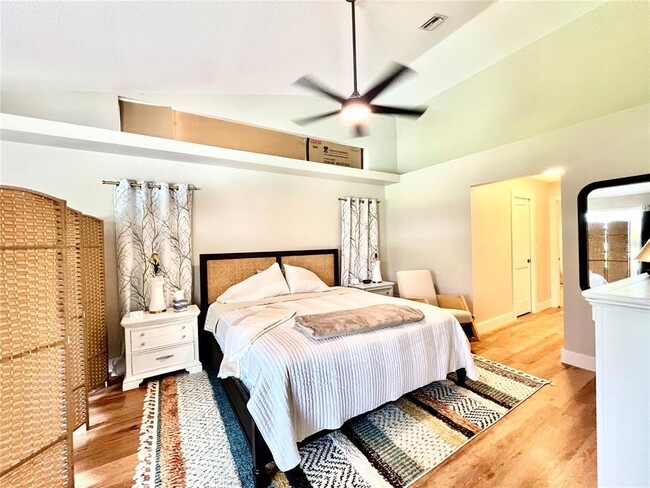 Building Photo - 6000 Key Largo Cir