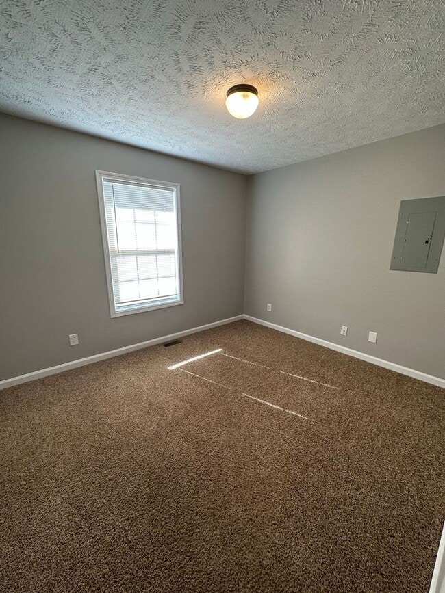 Building Photo - 1009 Bobcat Dr