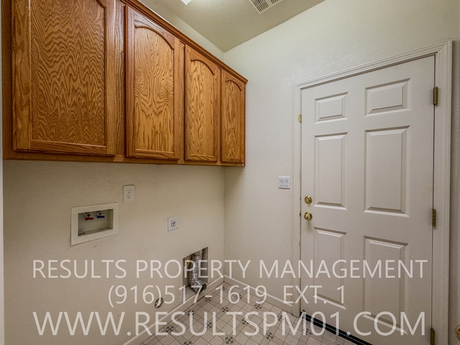 Building Photo - Single Story in West Roseville