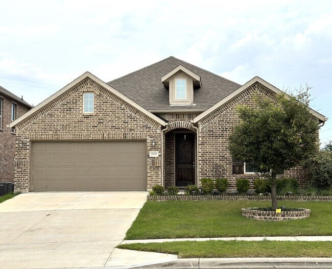 Primary Photo - 15456 Bluffdale Dr