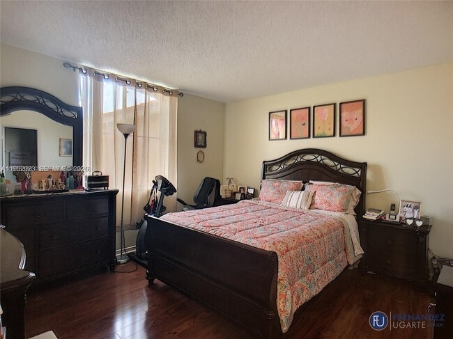 Building Photo - 1090 NW 123rd Ct