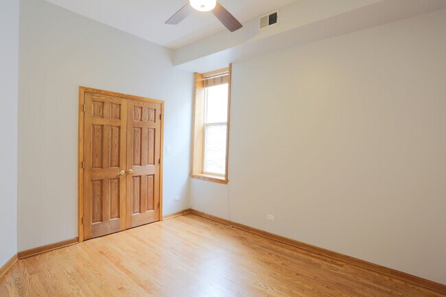 Building Photo - 1506 W Erie St