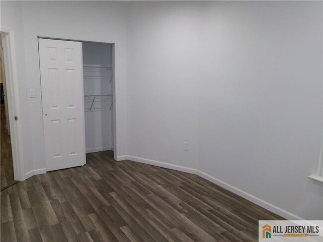 Building Photo - 4261 Bayberry Ct