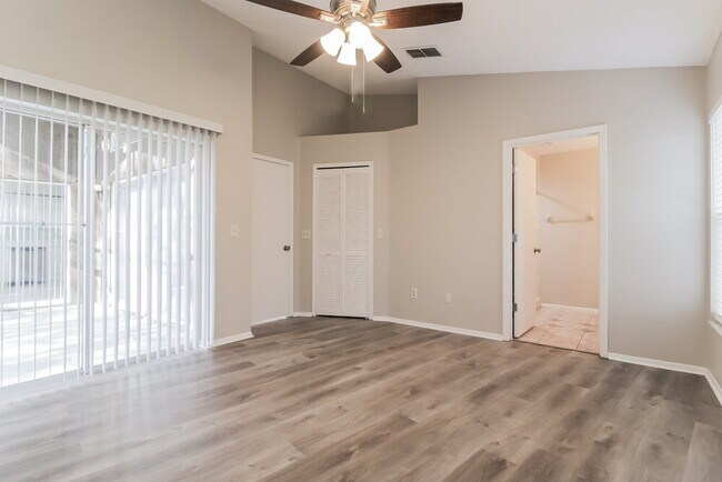Building Photo - 1005 Brielle Ave