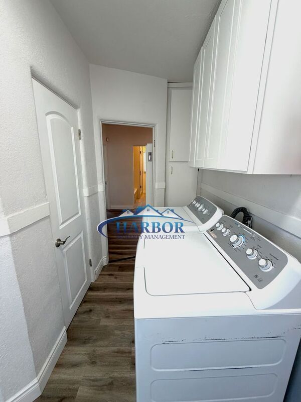 Building Photo - 2916 W 79th St